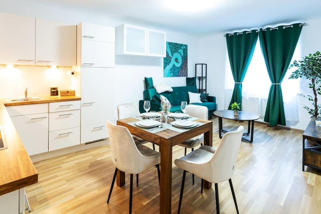 City Apartment Top Location, Quiet And Cozy Ideal To Relax Or Work Bécs Kültér fotó